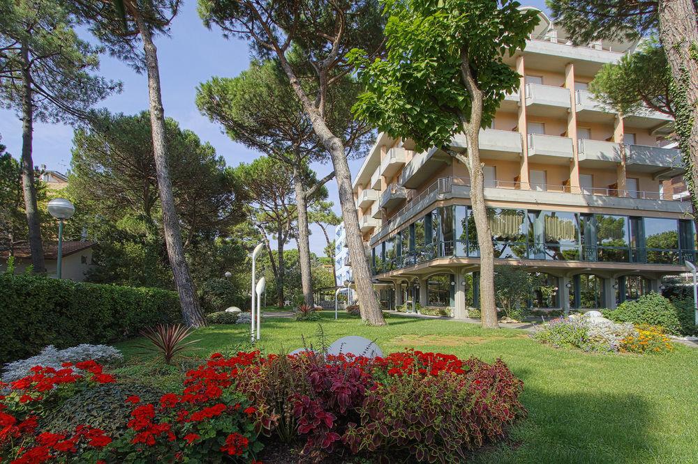 Hotel Michelangelo Milano Marittima Exteriör bild